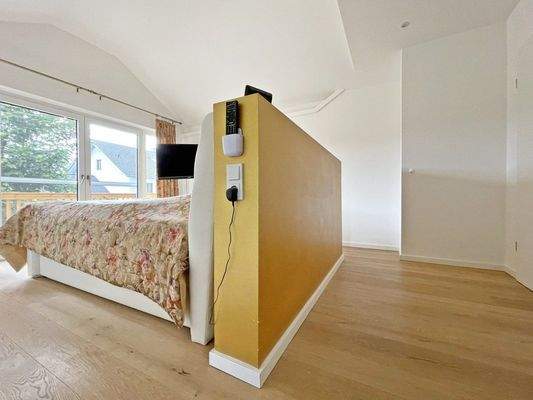 Schlafzimmer OG (3).jpg