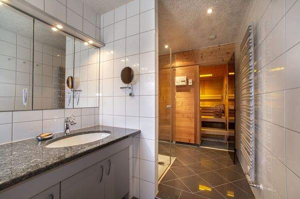 Wellnessbad mit Sauna 