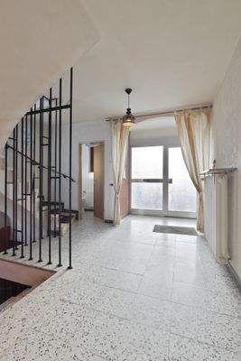 Flur EG mit Blick auf Haustür