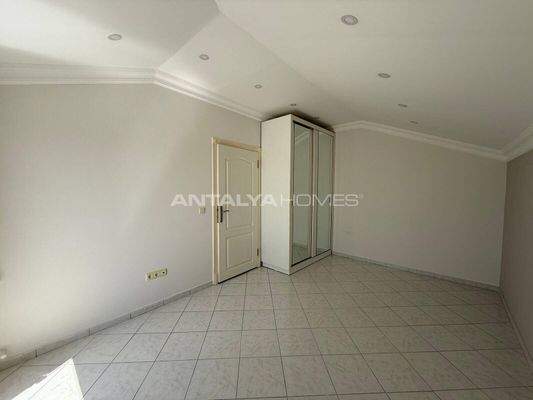 Sea and City View Rooftop Flat in Alanya