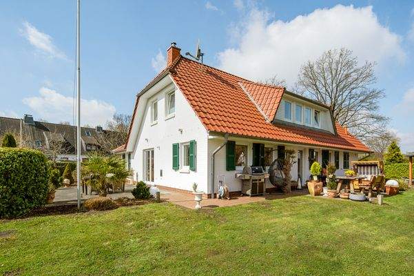 2 Terrassen im Gartenbereich