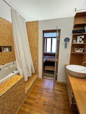 Badezimmer mit Sauna