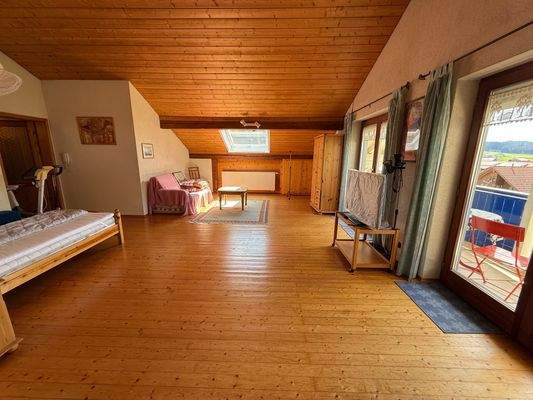 DG: Wohn-Schlafzimmer