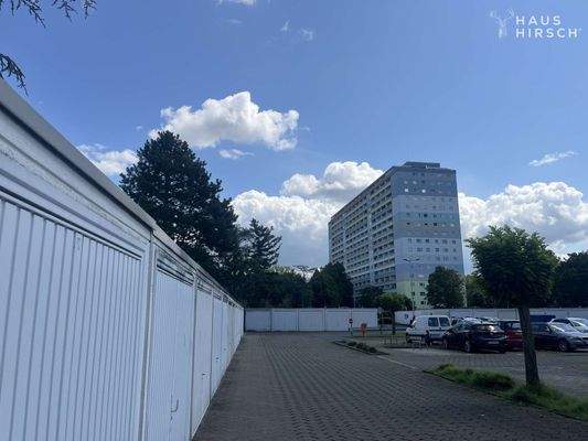 Dazugehörige Garage