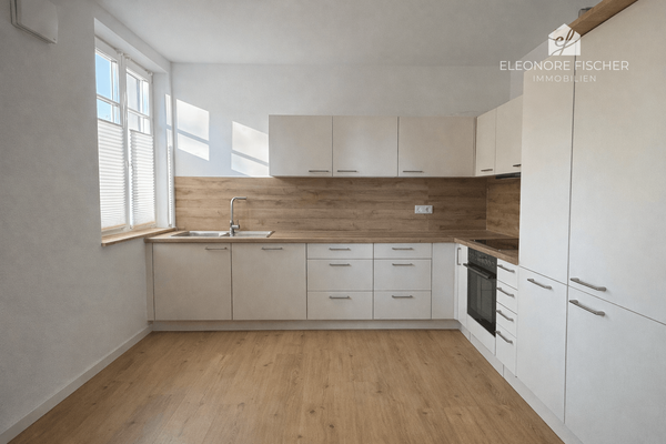 Küche mit Einbauküche