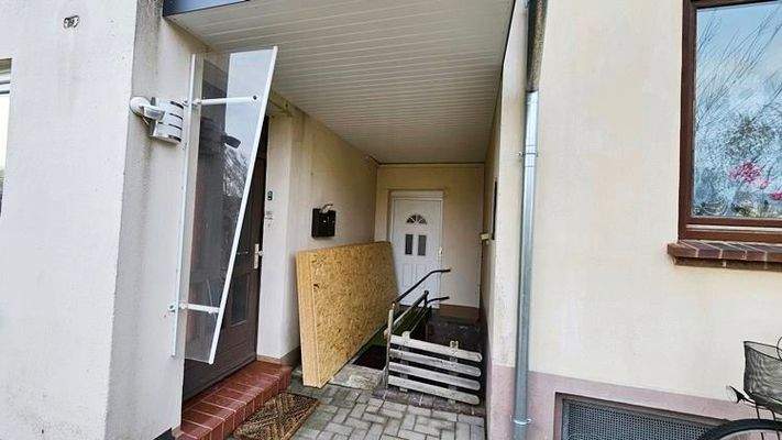 3311 Eingang hinten.jpg