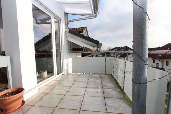 Überdachter Südbalkon obere Ebene