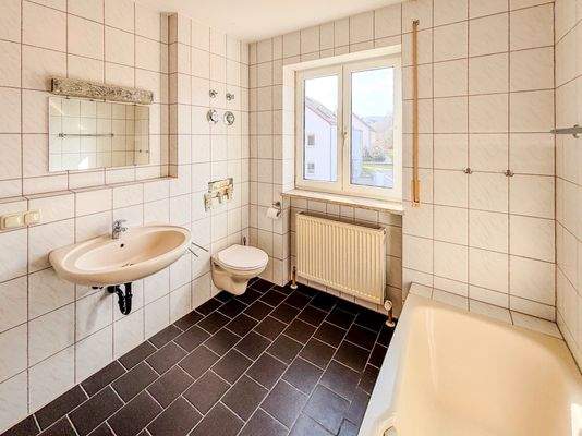 Badezimmer mit Badewanne