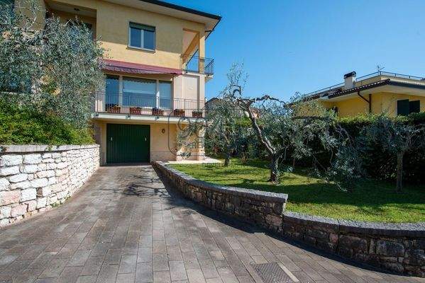 Exklusives Villenanwesen mit Seeblick in Garda - Gardasee