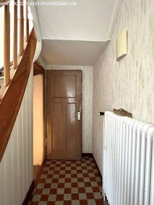 EG/MFH - Treppenhaus/Kellerzugang