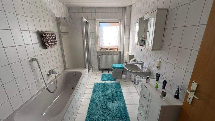 Badezimmer (EG-Wohnung)