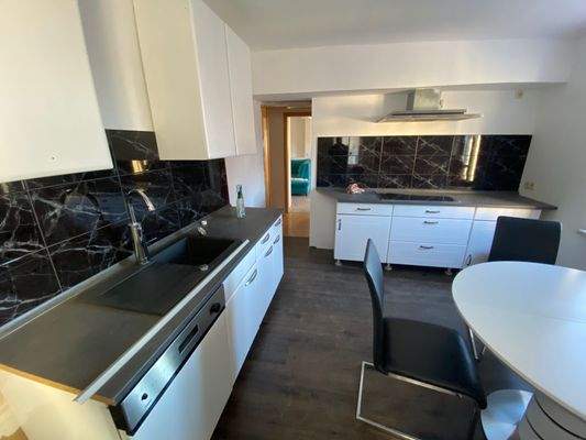 moderne Einbauküche im 1. OG (3).jpeg