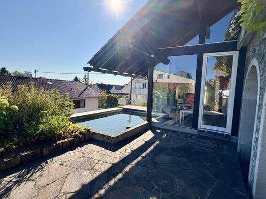 Terrasse mit Außenpool