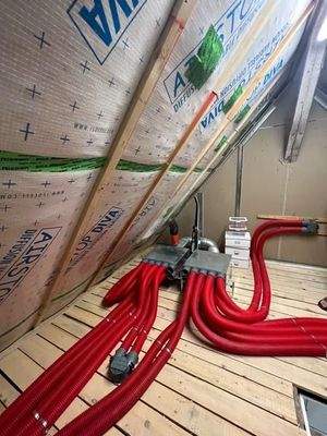 38 Lüftungsanlage auf dem Speicher