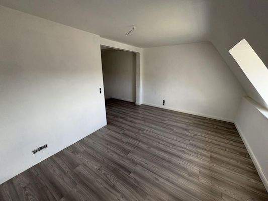 Großes Zimmer im DG