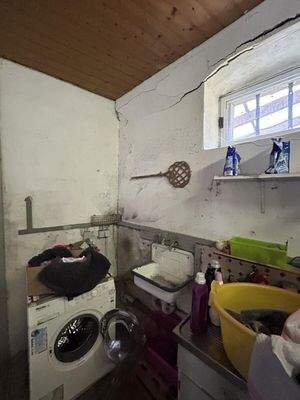 Riss in der Waschkücke