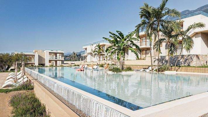 Apartments in a Residence with Beach Access in Karşıyaka Girne