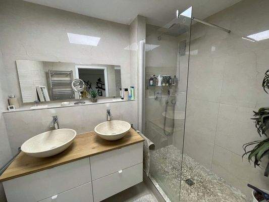 Zweites Bad mit Walk-In Dusche