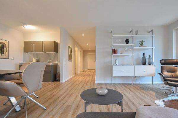  Blick in den Koch- und Flurbereich