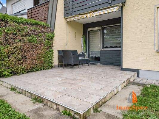 Terrasse mit Platz für Gartenmöbel