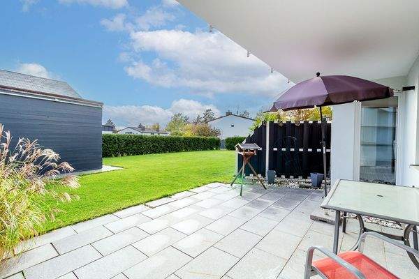 Blick zum Gartenhaus