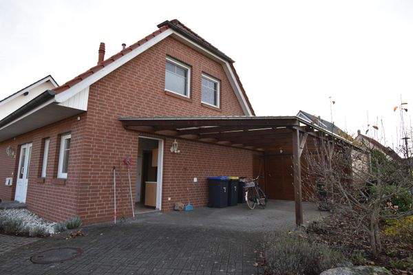 Carport mit Seiteneingang