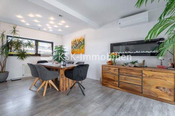 148541 Wohn- und Esszimmer 