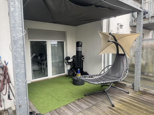 Terrasse mit kleinem Garten