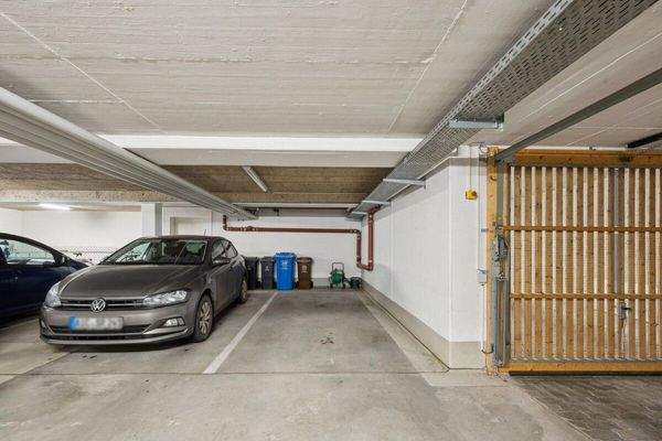 Tiefgaragenstellplatz