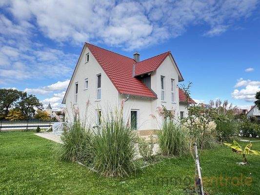 13884FF7-41F9-44F9-A94B-B2B395F920A3_1_105_c