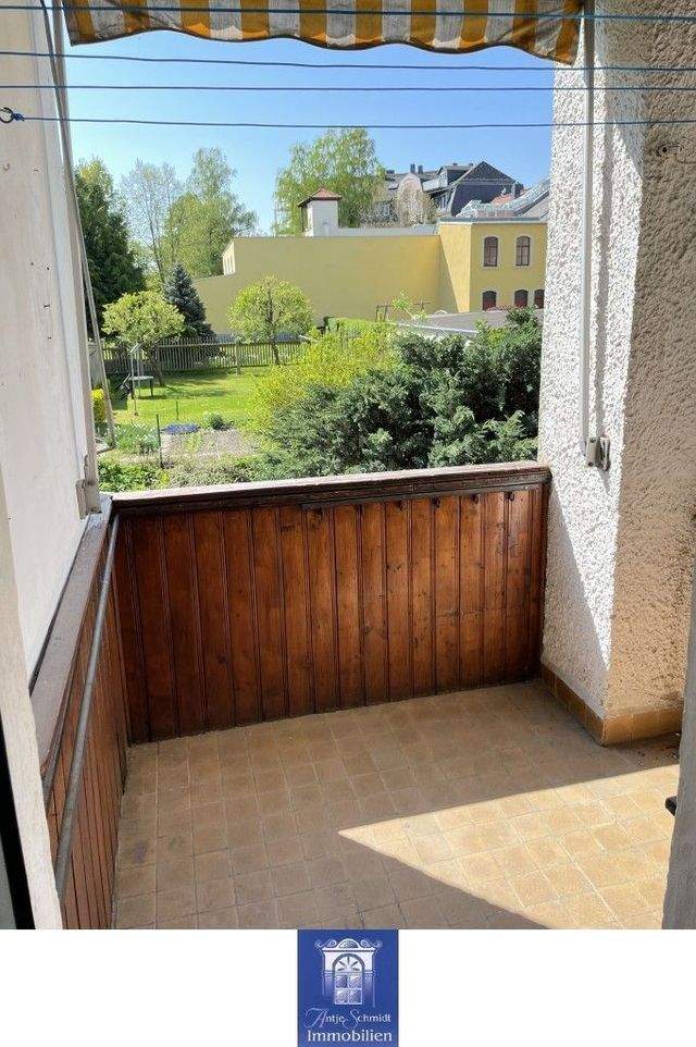 Gepflegte Wohnung mit Loggia, Blick ins Grüne und modernem Badezimmer! - Photo 1