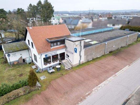 Großzügiges Baugrundstück mit Bestandsgebäude in Überherrn