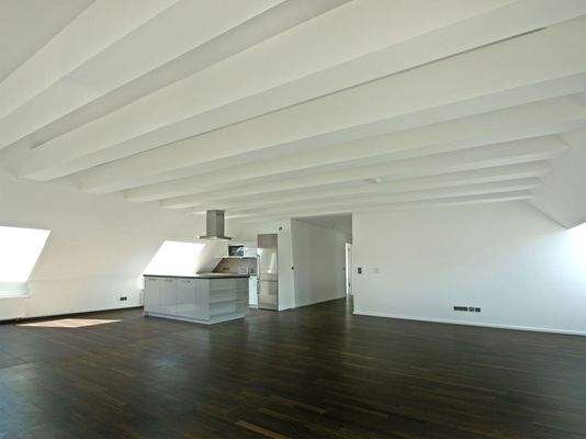 Wohn-/ Essbereich mit Blick Richtung Küche