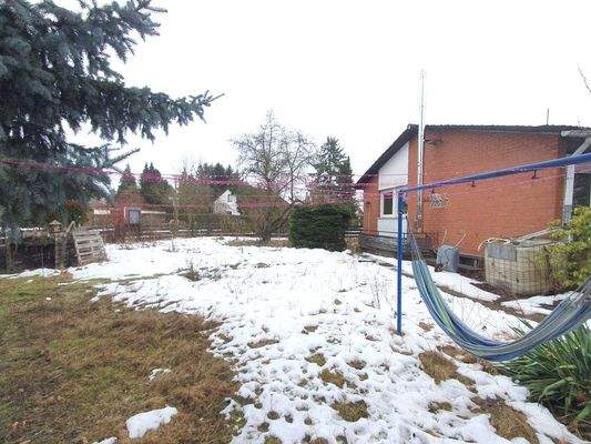 Seitenansicht mit Garten.jpg