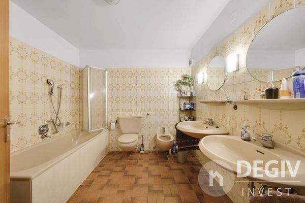 Bad UG mit Badewanne