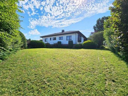 Straßenansicht/Vorgarten