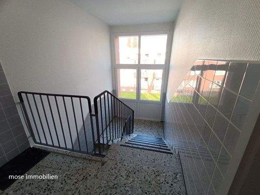 Blick ins Treppenhaus 2.OG.jpg