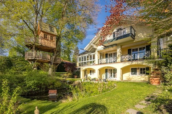 Baumhaus mit Yoga-Deck