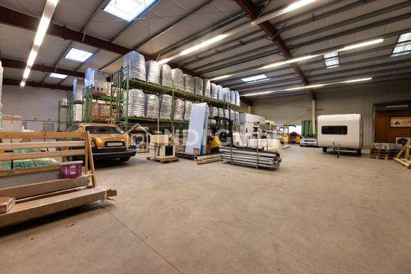 Lager/Produktionsfläche