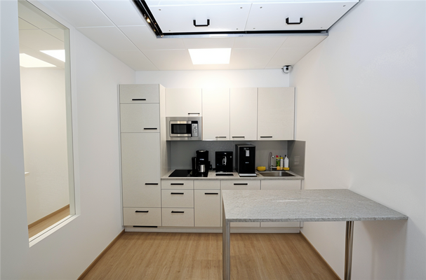 Mitarbeiterküche (Raum 8).png