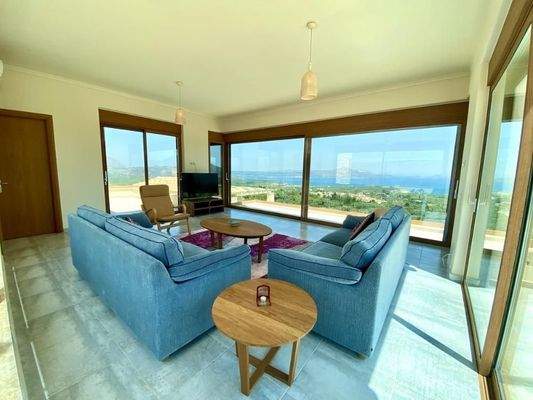 Luxusvilla zum Verkauf in Tsivaras mit Meerblick