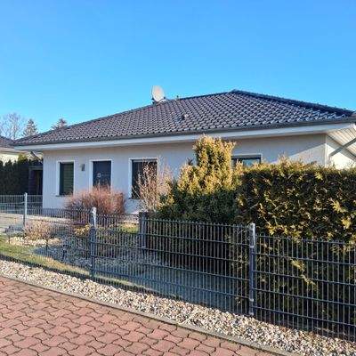Hausansicht straßenseitig.jpg