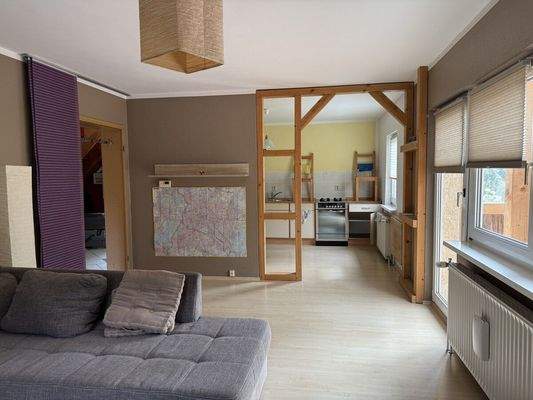 Wohnzimmer, Blick zur offenen Küche