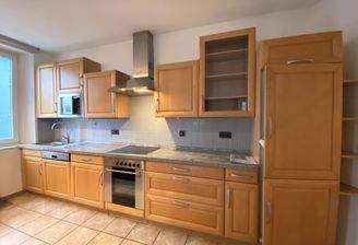 Küchenzeile m Fenster