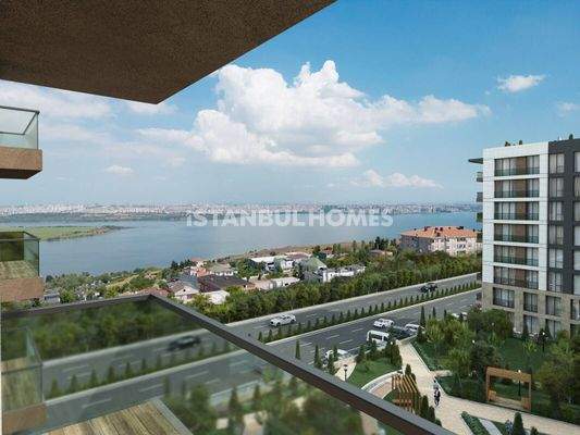 Lake-View Flats with Pool and Parking in İstanbul Avcılar