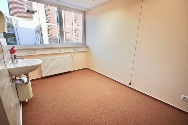 Behandlung/Büro