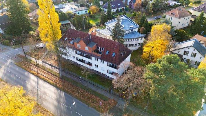 Blick auf das Haus und die Umgebung