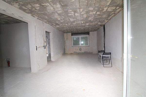 Wohnzimmer mit Raum für Küche.JPG