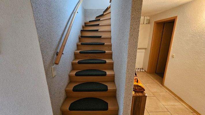 Treppe UG zum OG_02.jpg