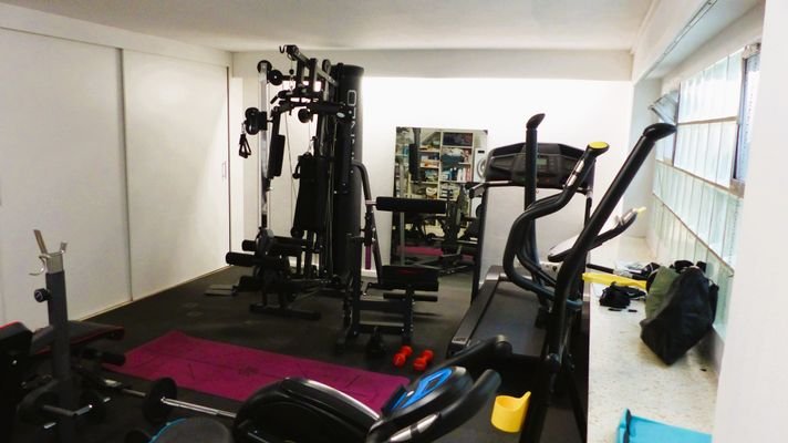Fitness im ausgebauten Keller